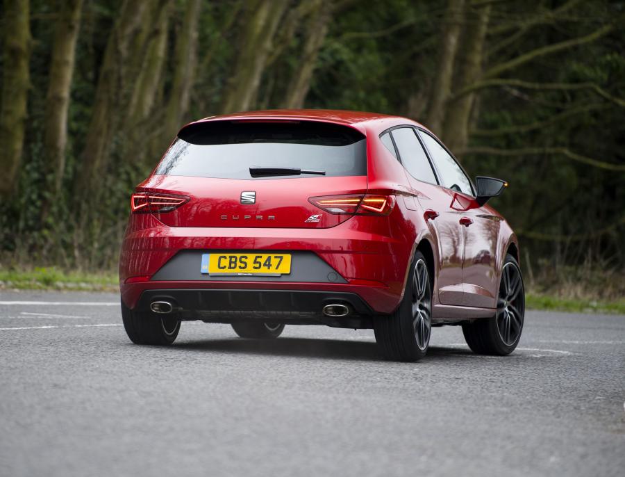  Seat Leon Cupra 300 2017 года  (UK) (фото 7 из 40)